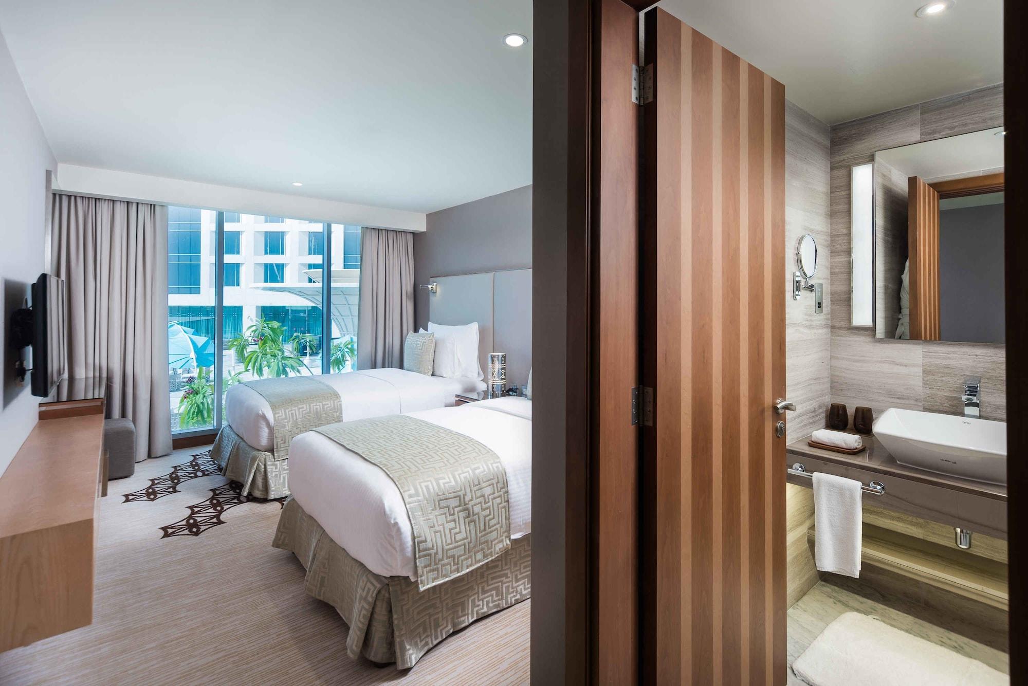 Отель Grand Millennium 5*